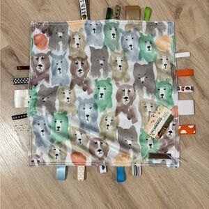 Baby tag blanket || sensory blanket || lovey || bears print